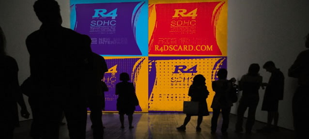 R4 SDHC Card Colors